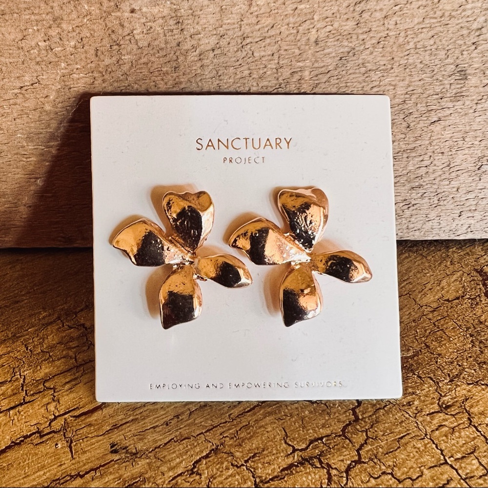 🎁Sanctuary Project Gold Flower Stud Earrings *NEW*